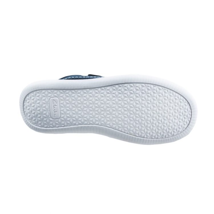 CLARKS Μποτάκι CLOUD TUKTU για αγόρια με κομψό στυλ από μικρή ηλικία.