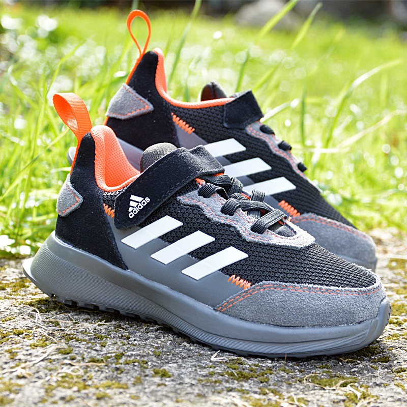 Adidas Αθλητικό Παπούτσι Αγόρι Rapida Run EF9406 - ΓΚΡΙ-ΜΑΥΡΟ ADIDAS παιδικό αθλητικό παπούτσι Rapida Run για αγόρια που θέλουν άνεση και μοντέρνο στυλ!