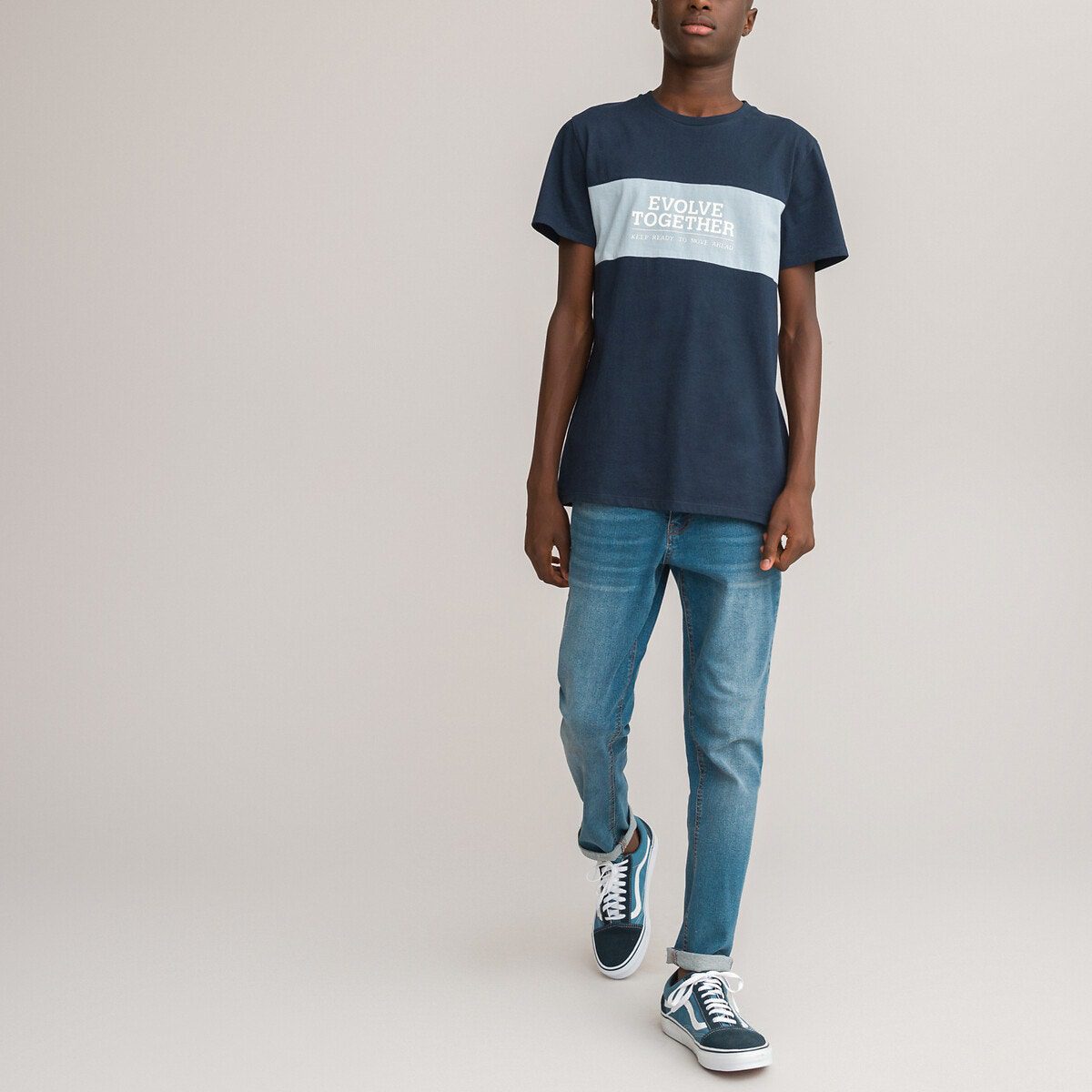 T-shirt με στρογγυλή λαιμόκοψη και ανάγλυφη στάμπα Μπλε T-shirt με στρογγυλή λαιμόκοψη και ανάγλυφη στάμπα Μπλε