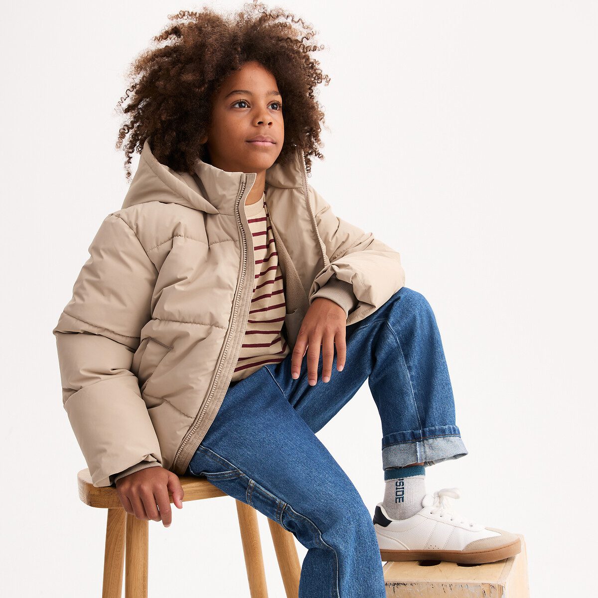 Ελαφρύ μπουφάν με κουκούλα Μπεζ