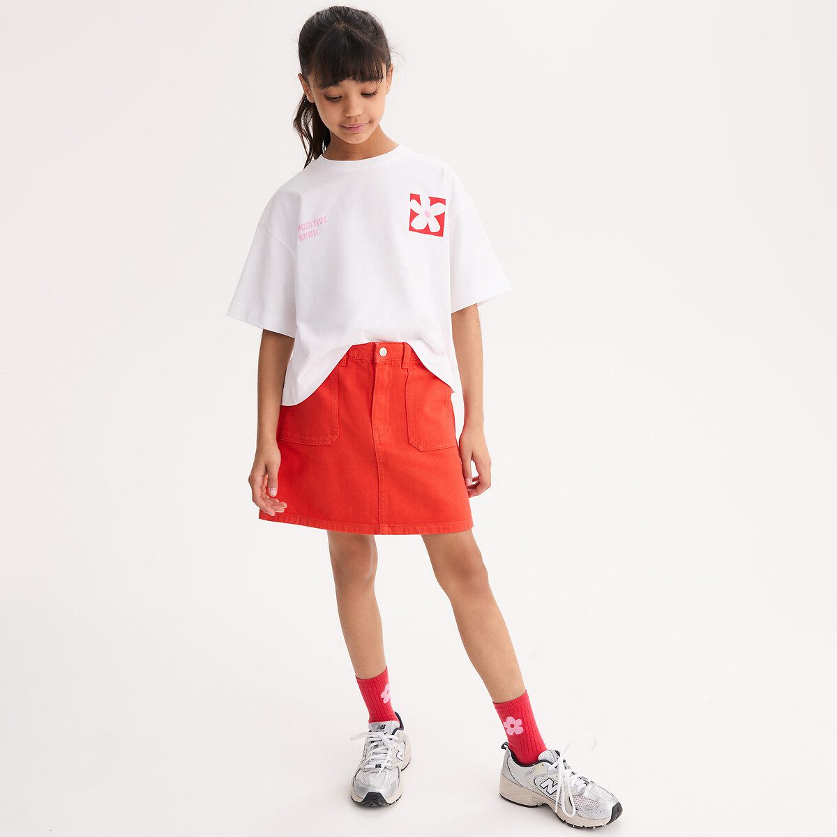 Ίσια και κοντή φούστα Κοκκινο