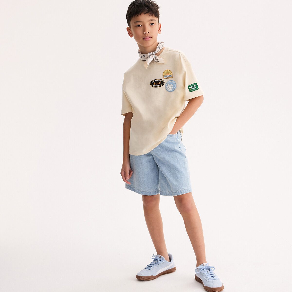 Κοντομάνικο oversize T-shirt με σήματα Μπεζ